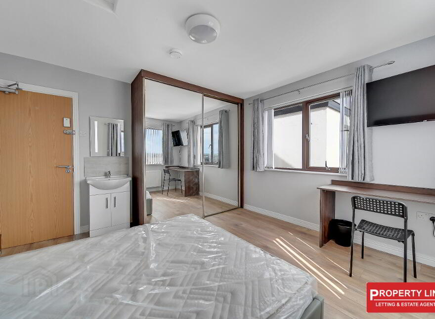 STUDENT ACCOMMODATION, 11 Park Avenue, Derry/Londonderry, BT48 0EH