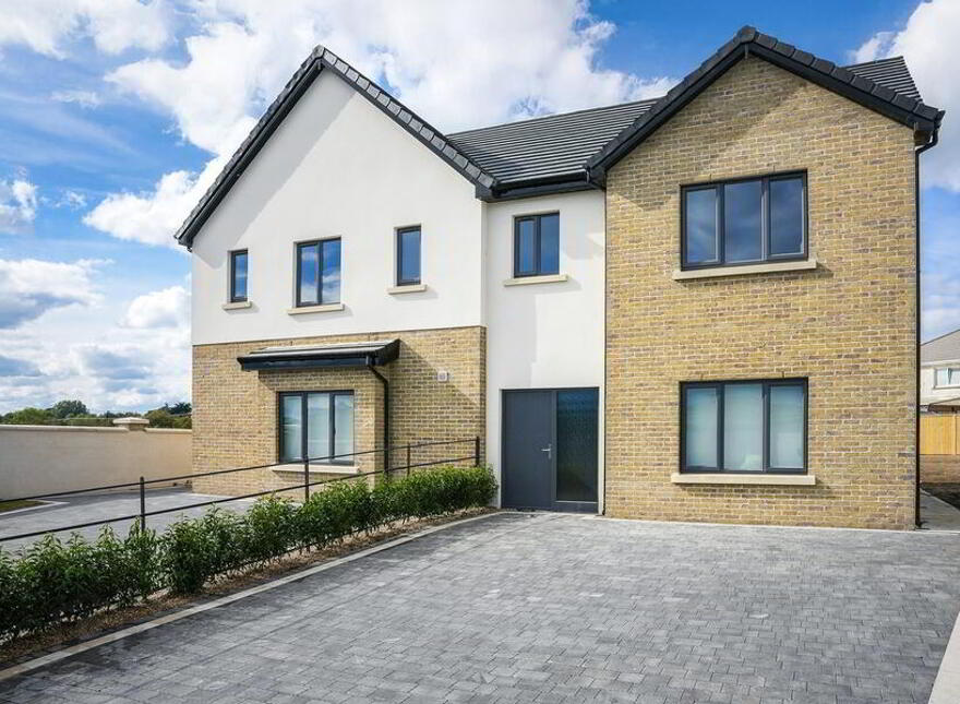 61 Cluain Loinn Grove, Oldcastle, A82E5YH
