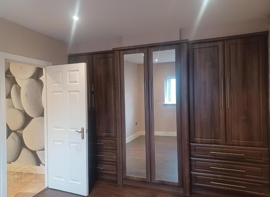 8 Bridge Street, Rostrevor, Newry, BT34 3BG