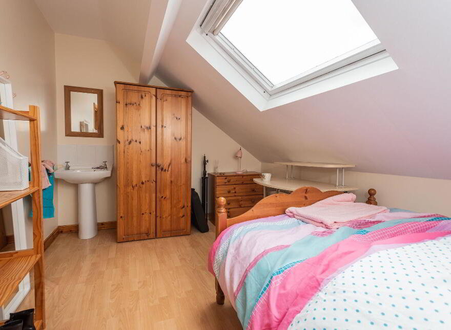 8 Cadogan Street, Belfast, BT7 1QW