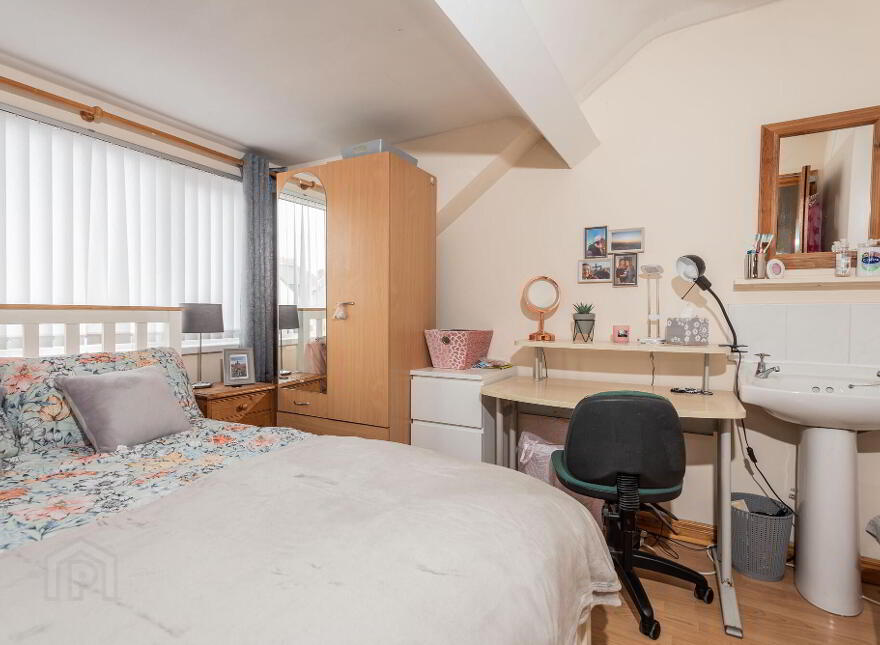 8 Cadogan Street, Belfast, BT7 1QW