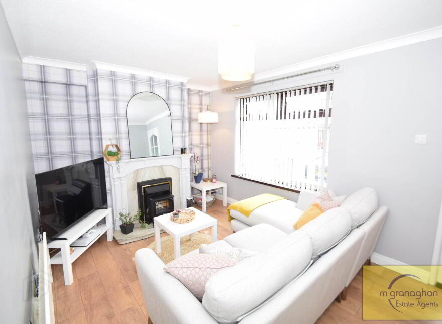 10 Ardoyne Place, Belfast, BT14 7DS
