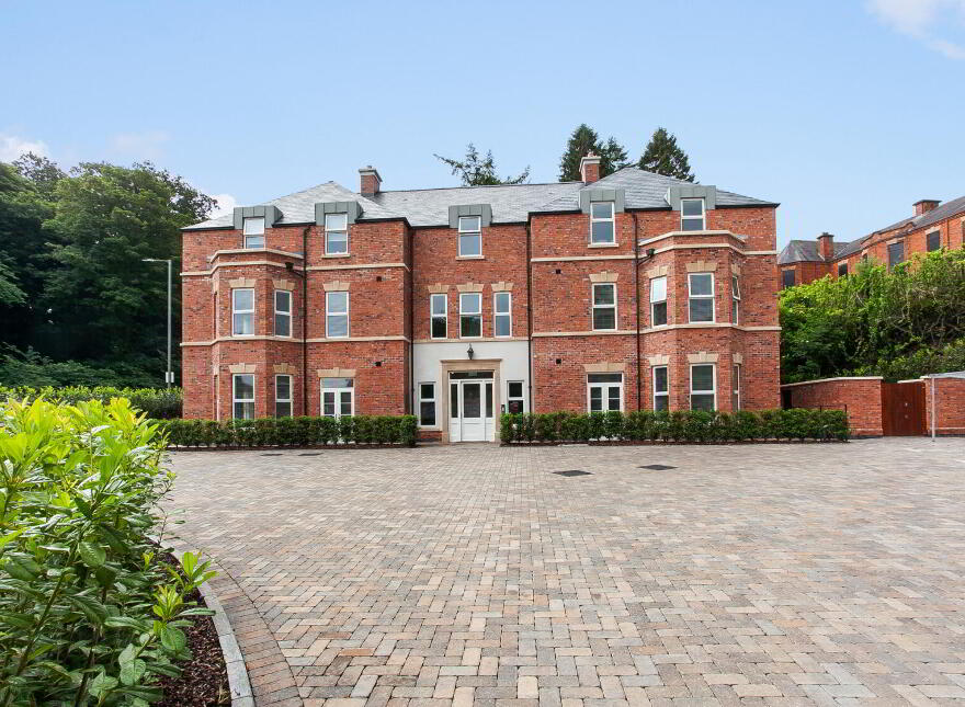Apartment 2 Hazelbank House 4 Lady Ishbel Boulevar, Belfast, BT8 8SJ photo