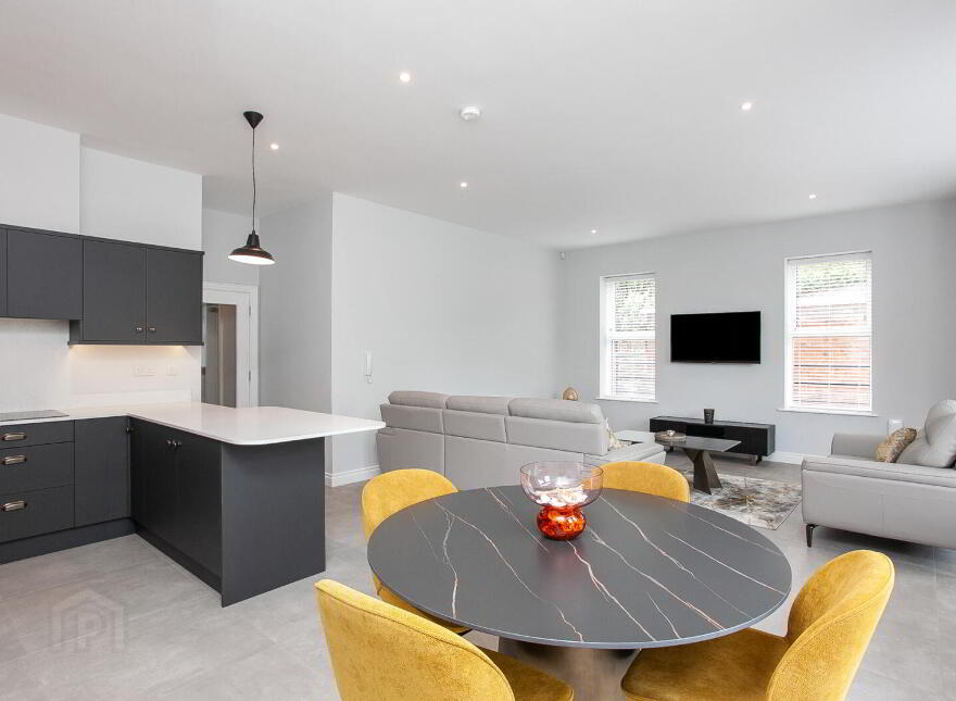 Apartment 2 Hazelbank House 4 Lady Ishbel Boulevar, Belfast, BT8 8SJ