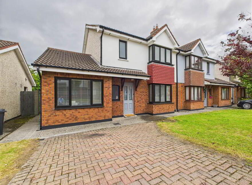 17 Appian Grove, Ardkeen Village, Dunmore Road, Waterford, X91RK7K photo