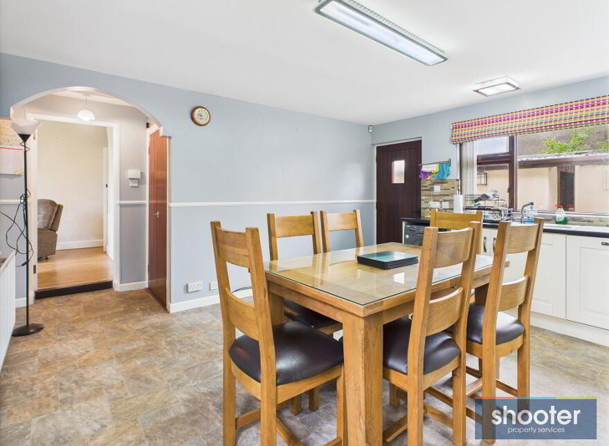 Mounview, 1a Newry Road, Warrenpoint, BT34 3LA