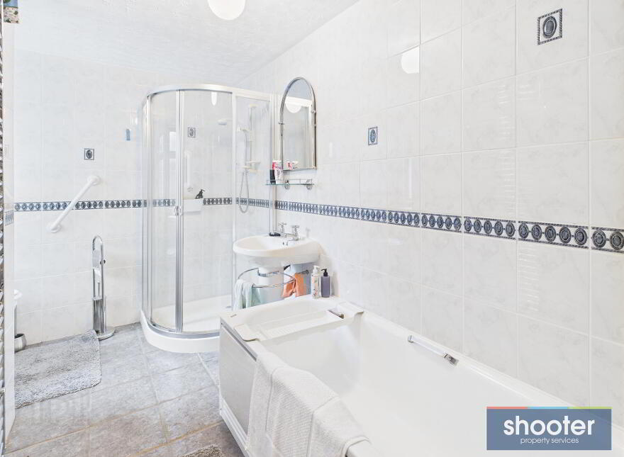 Mounview, 1a Newry Road, Warrenpoint, BT34 3LA