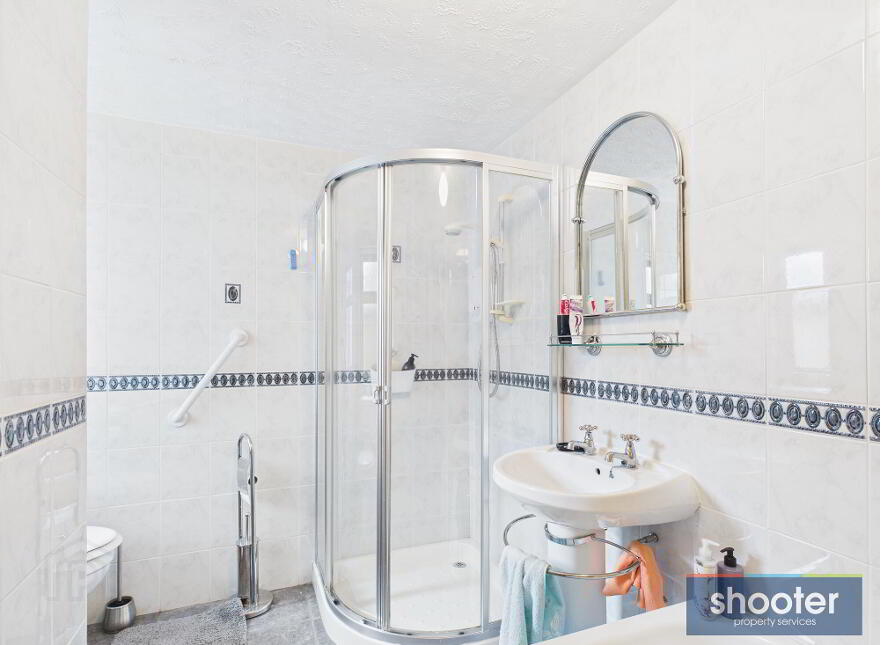 Mounview, 1a Newry Road, Warrenpoint, BT34 3LA