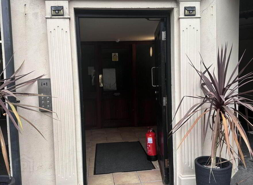 Apt 8, St Marys Gardens, Falls Road, Belfast, BT12 7LG