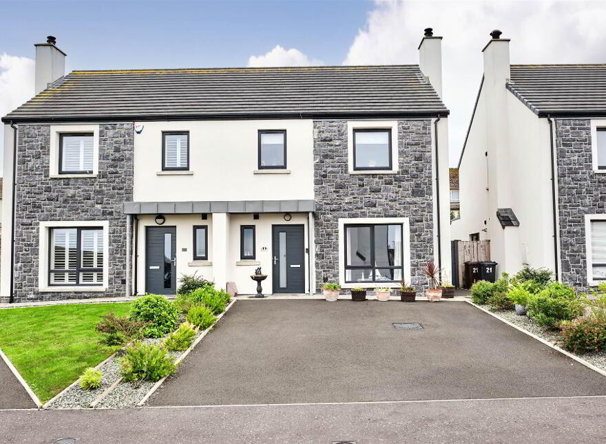 19 Coachwall Park, Portstewart, BT55 7UR photo