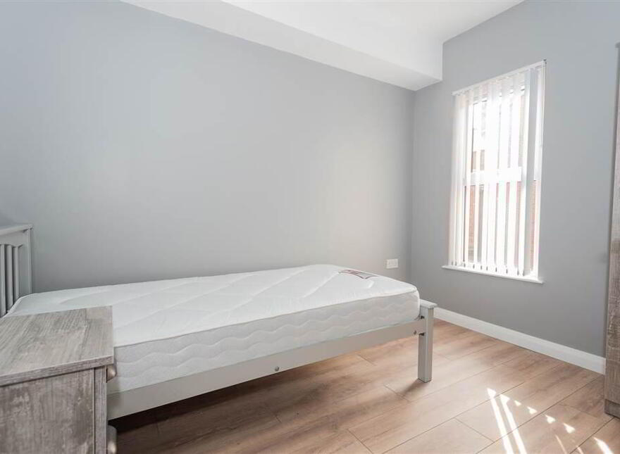 26 St. Albans Gardens, Belfast, BT9 5DR