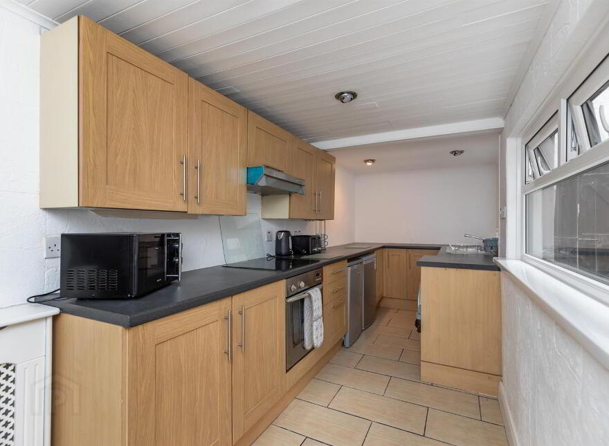 65 Bloomfield Avenue, Belfast, BT5 5AA