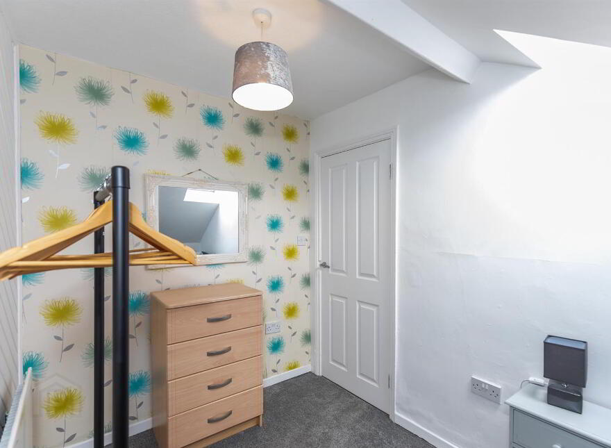 65 Bloomfield Avenue, Belfast, BT5 5AA