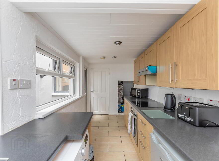 65 Bloomfield Avenue, Belfast, BT5 5AA