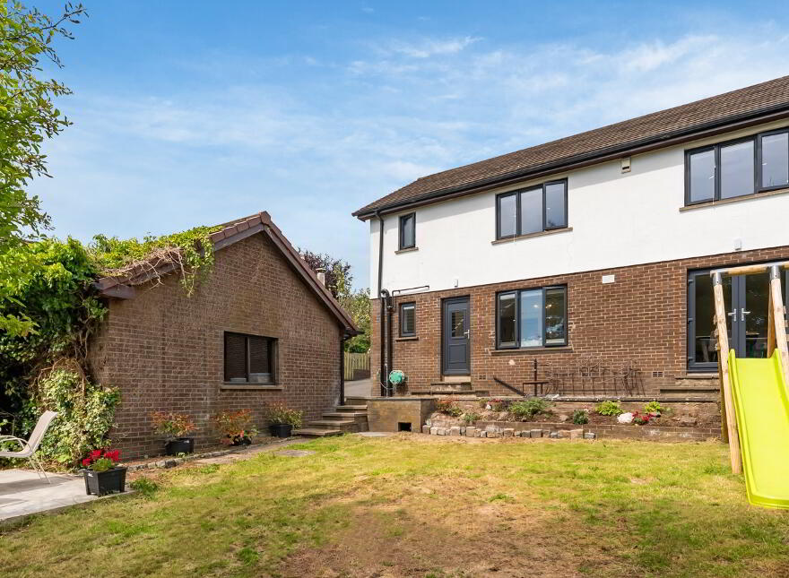 4 Granville Drive, Royal Hillsborough, BT26 6DE
