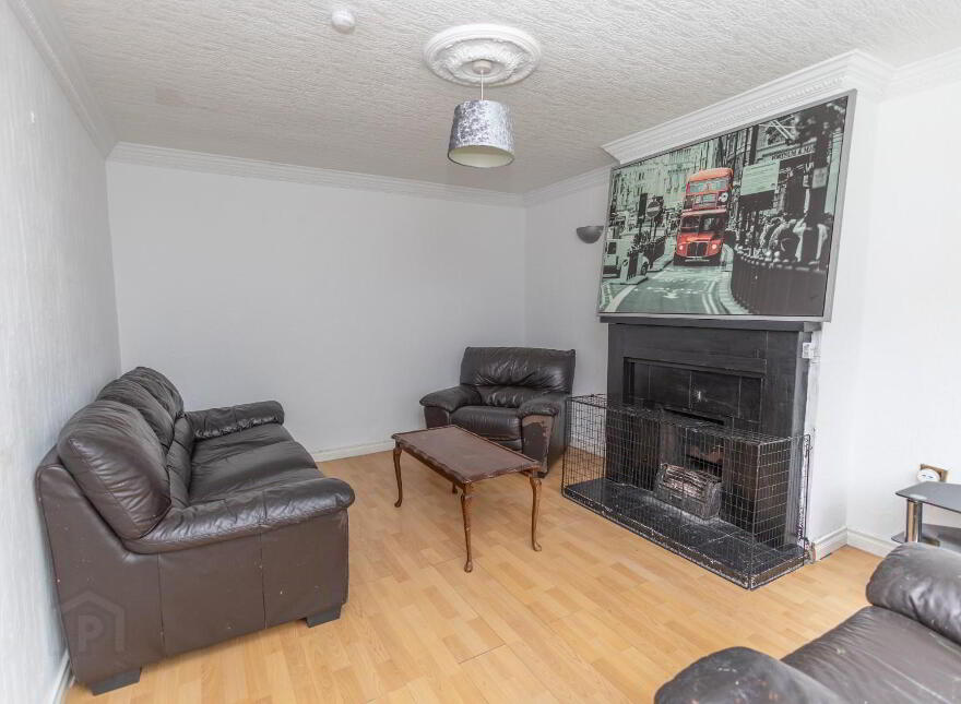 16 Hennessy Park, Newry, BT34 2EE