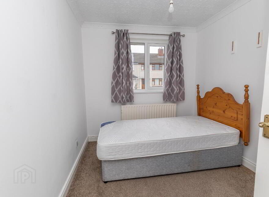 16 Hennessy Park, Newry, BT34 2EE