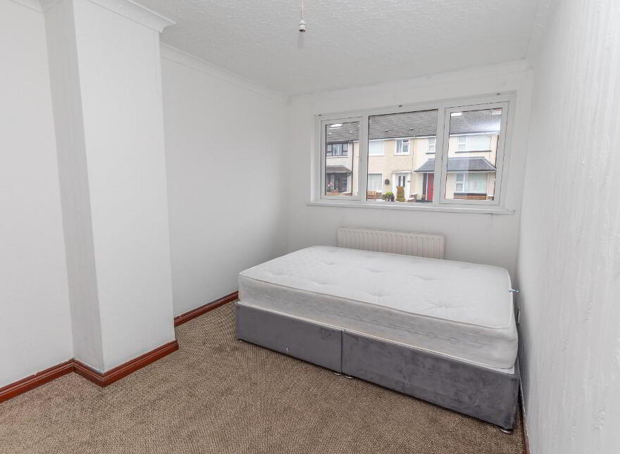 16 Hennessy Park, Newry, BT34 2EE