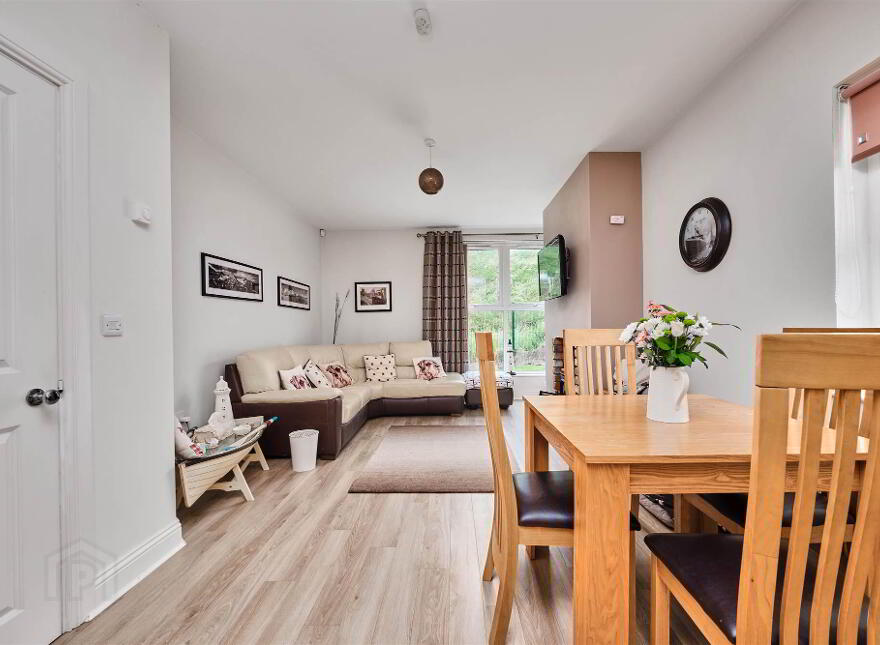 12 West Strand Drive, Portrush, BT56 8FR