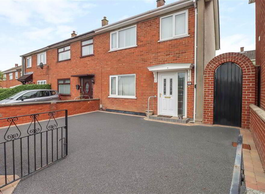41 Enler Park Central, Dundonald, Belfast, BT16 2DJ