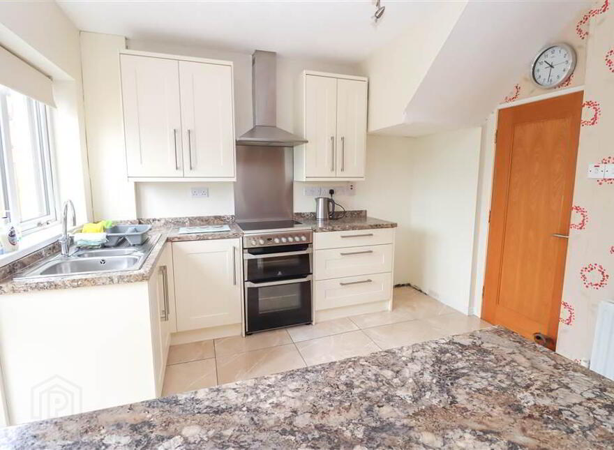 41 Enler Park Central, Dundonald, Belfast, BT16 2DJ