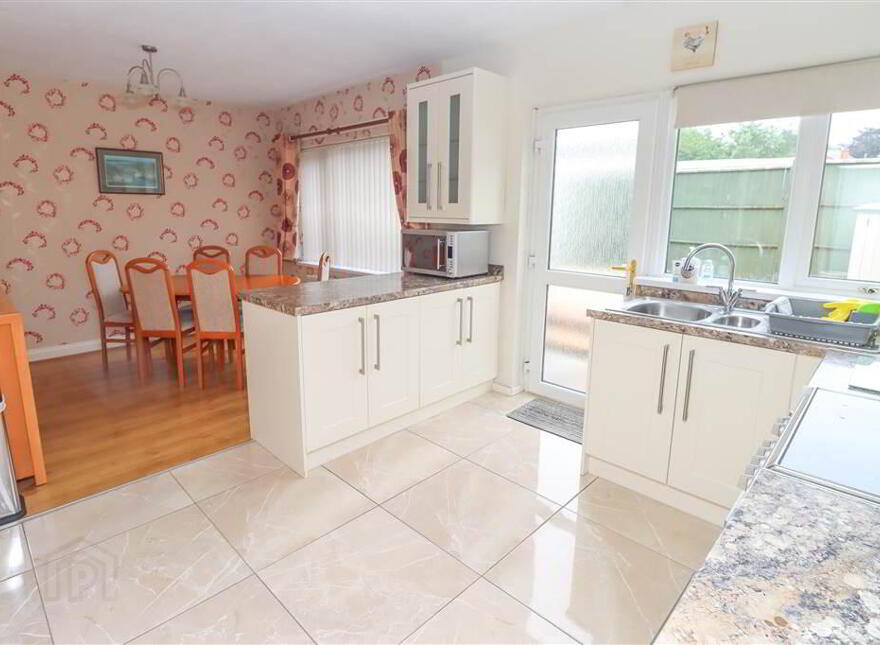 41 Enler Park Central, Dundonald, Belfast, BT16 2DJ