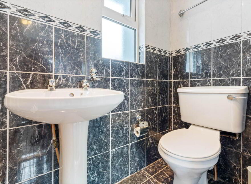 13 Connolly Terrace, Bohermore, Galway City, H91YF58