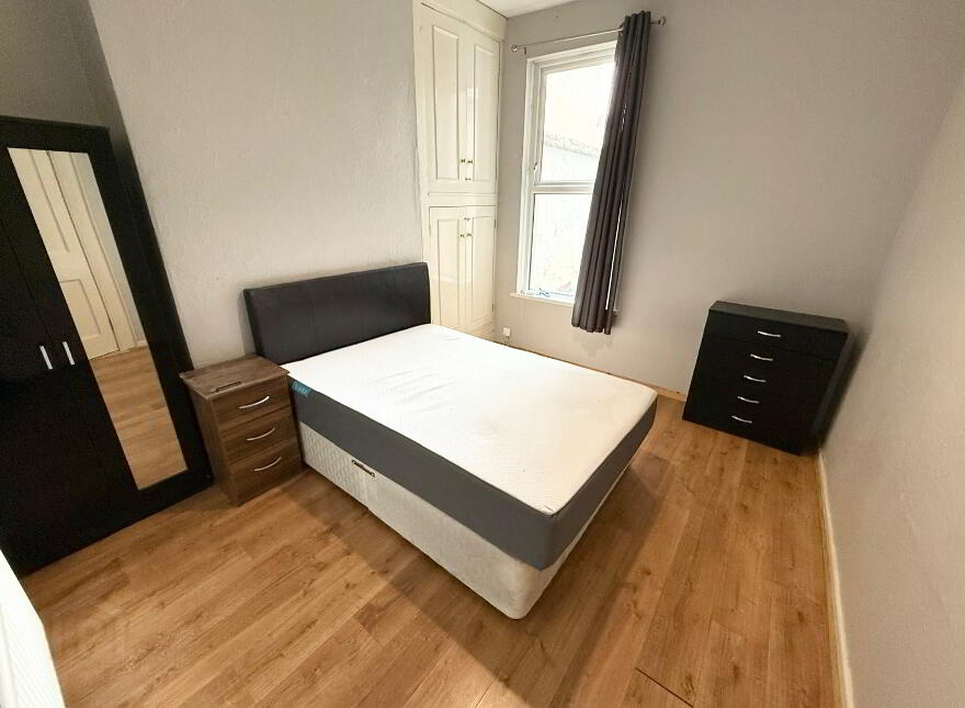 Flat A, 156 Newtownards Road, Belfast, BT4 3EQ