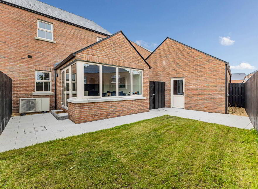16 Churchview Meadows, Hillsborough, BT26 6TS