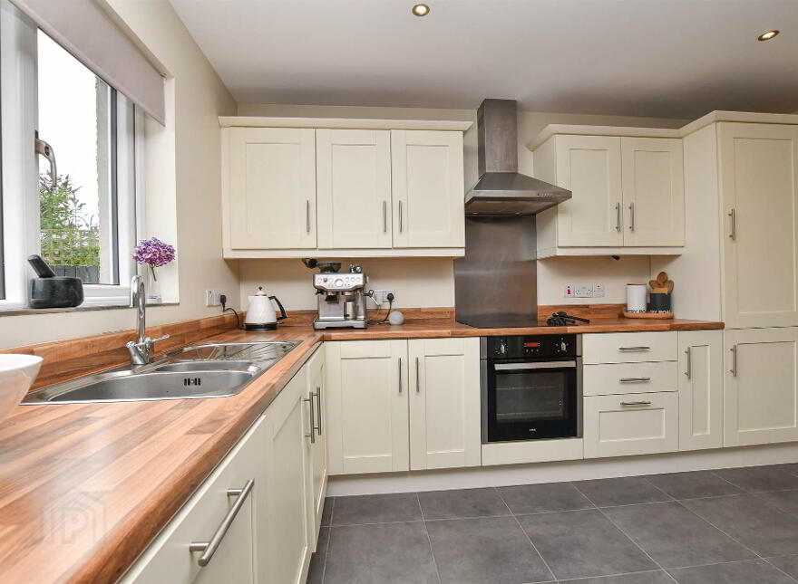 9 St Patrick's Way, Ballyalton, Downpatrick, BT30 7DJ