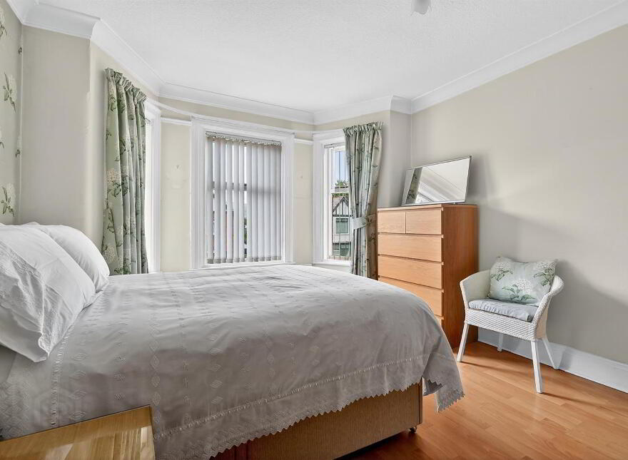 5 Grangeville Gardens, Belfast, BT10 0HJ