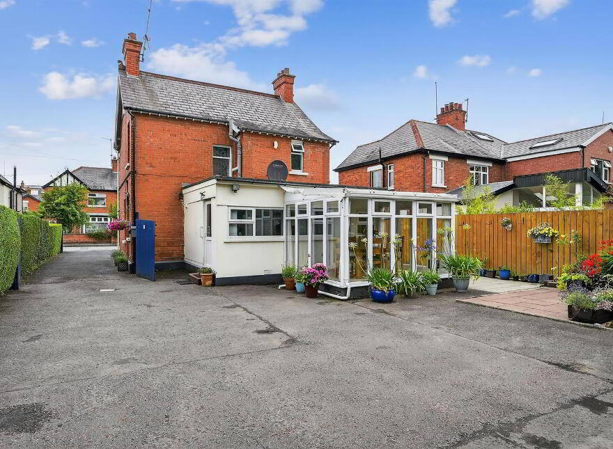 5 Grangeville Gardens, Belfast, BT10 0HJ