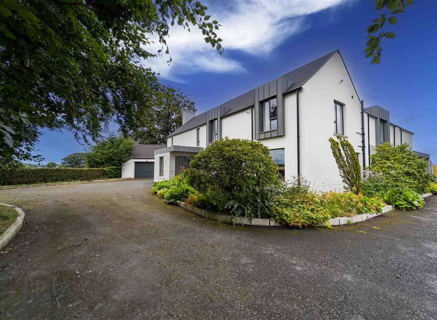 21 Comber Road, Royal Hillsborough, BT26 6LN