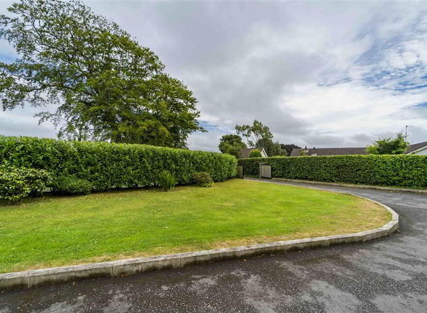 21 Comber Road, Royal Hillsborough, BT26 6LN