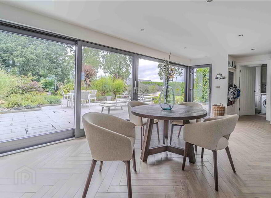 21 Comber Road, Royal Hillsborough, BT26 6LN