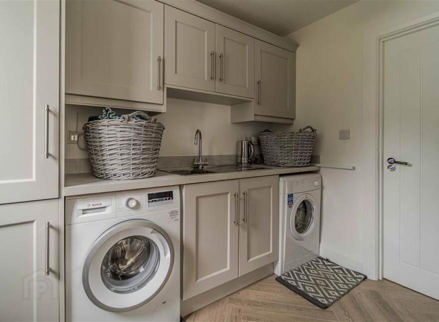 21 Comber Road, Royal Hillsborough, BT26 6LN