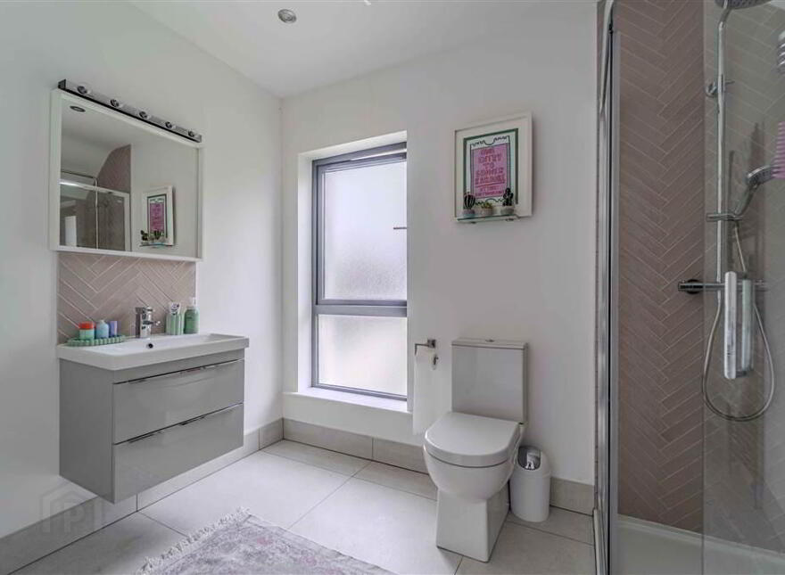 21 Comber Road, Royal Hillsborough, BT26 6LN