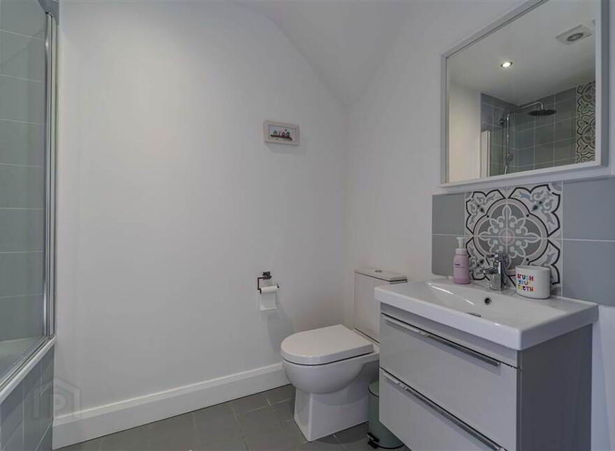 21 Comber Road, Royal Hillsborough, BT26 6LN