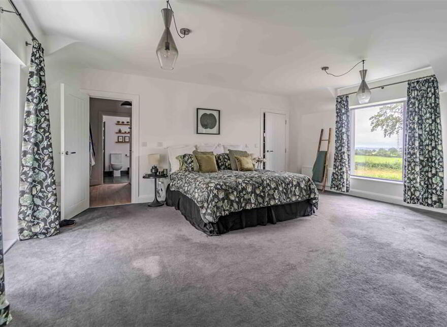 21 Comber Road, Royal Hillsborough, BT26 6LN