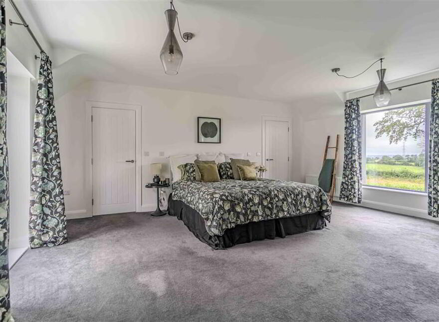 21 Comber Road, Royal Hillsborough, BT26 6LN