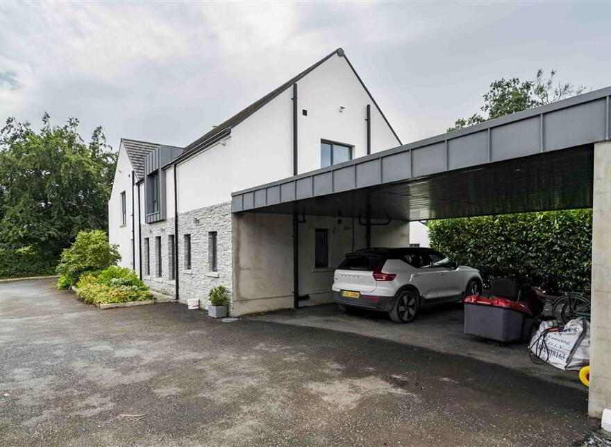 21 Comber Road, Royal Hillsborough, BT26 6LN