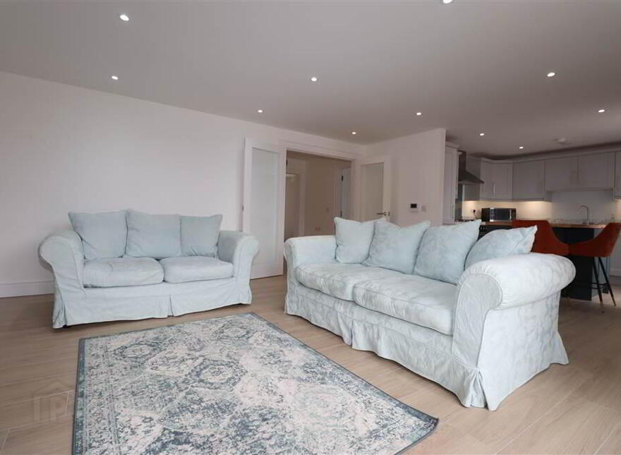 4, 15 Ballantine Square, Lisburn, BT27 5FU