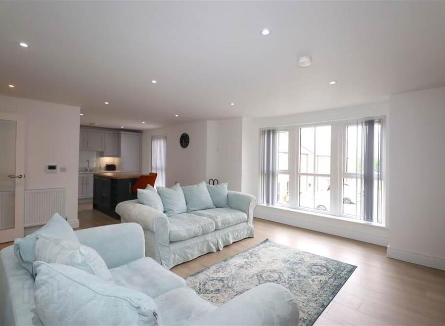 4, 15 Ballantine Square, Lisburn, BT27 5FU