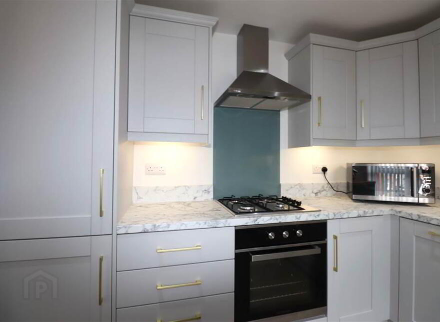 4, 15 Ballantine Square, Lisburn, BT27 5FU