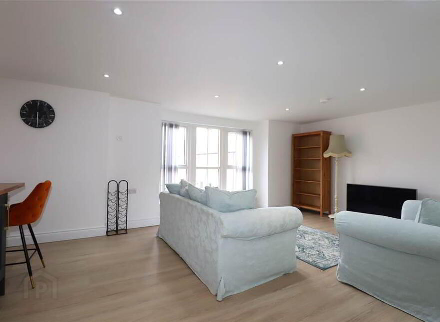 4, 15 Ballantine Square, Lisburn, BT27 5FU