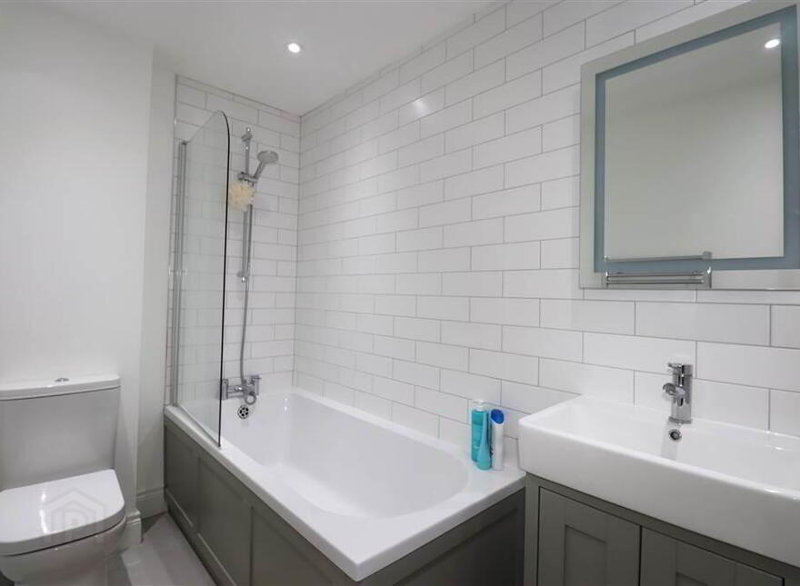 4, 15 Ballantine Square, Lisburn, BT27 5FU