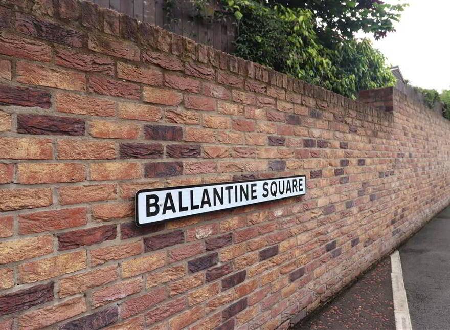 4, 15 Ballantine Square, Lisburn, BT27 5FU