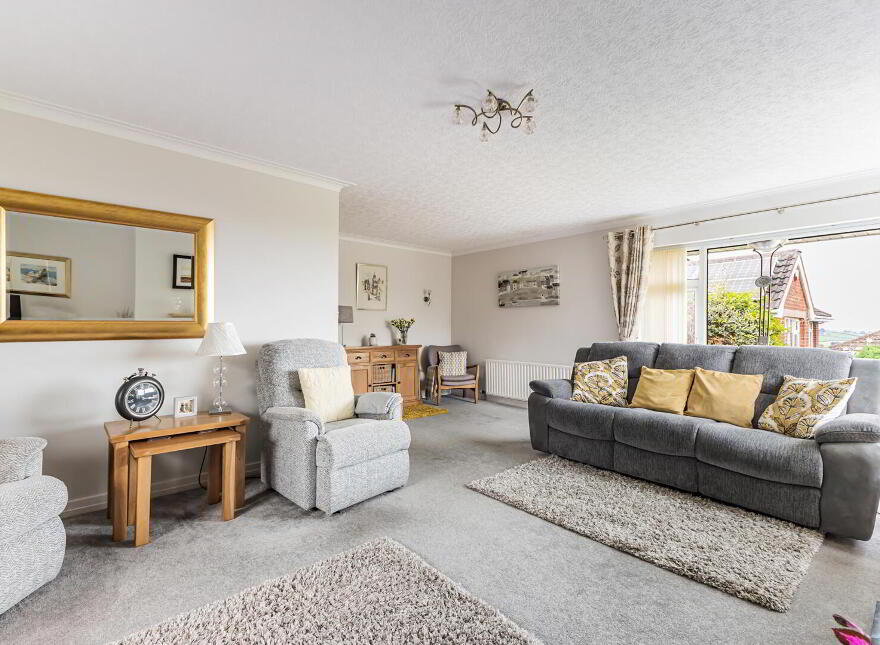 25 Londonderry Avenue, Comber, Newtownards, BT23 5ES