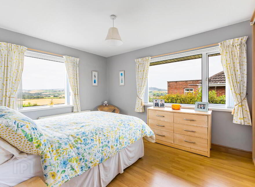 25 Londonderry Avenue, Comber, Newtownards, BT23 5ES
