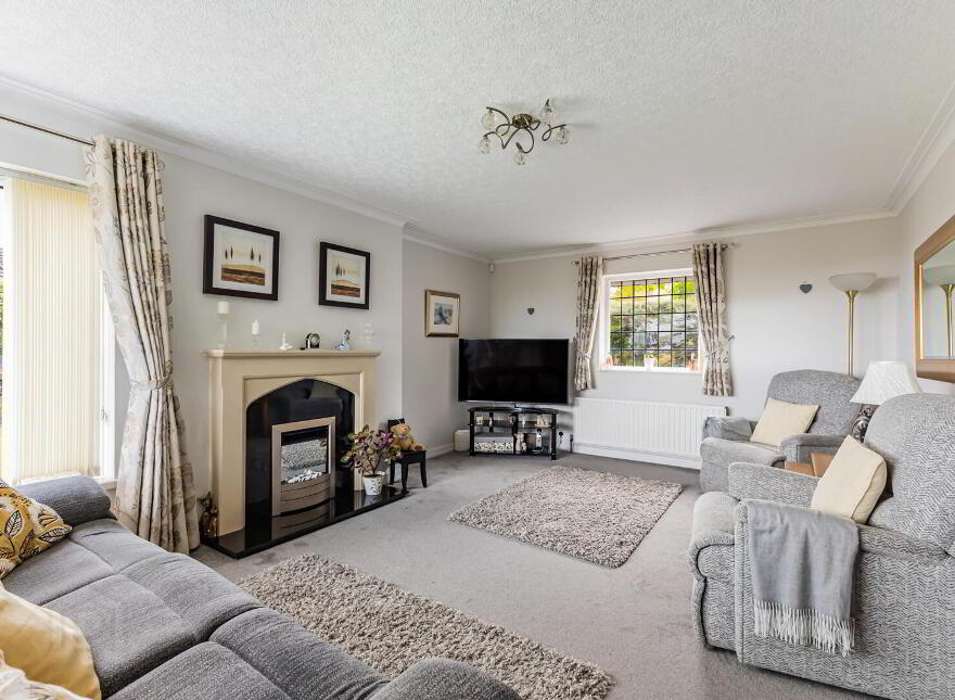25 Londonderry Avenue, Comber, Newtownards, BT23 5ES